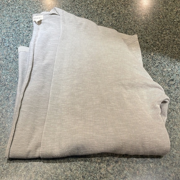 Donni grey and white striped one size fits all wrap cardigan front pockets - Picture 10 of 10